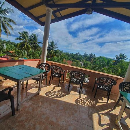 Hill House Guest Hotel Mirissa Exterior photo
