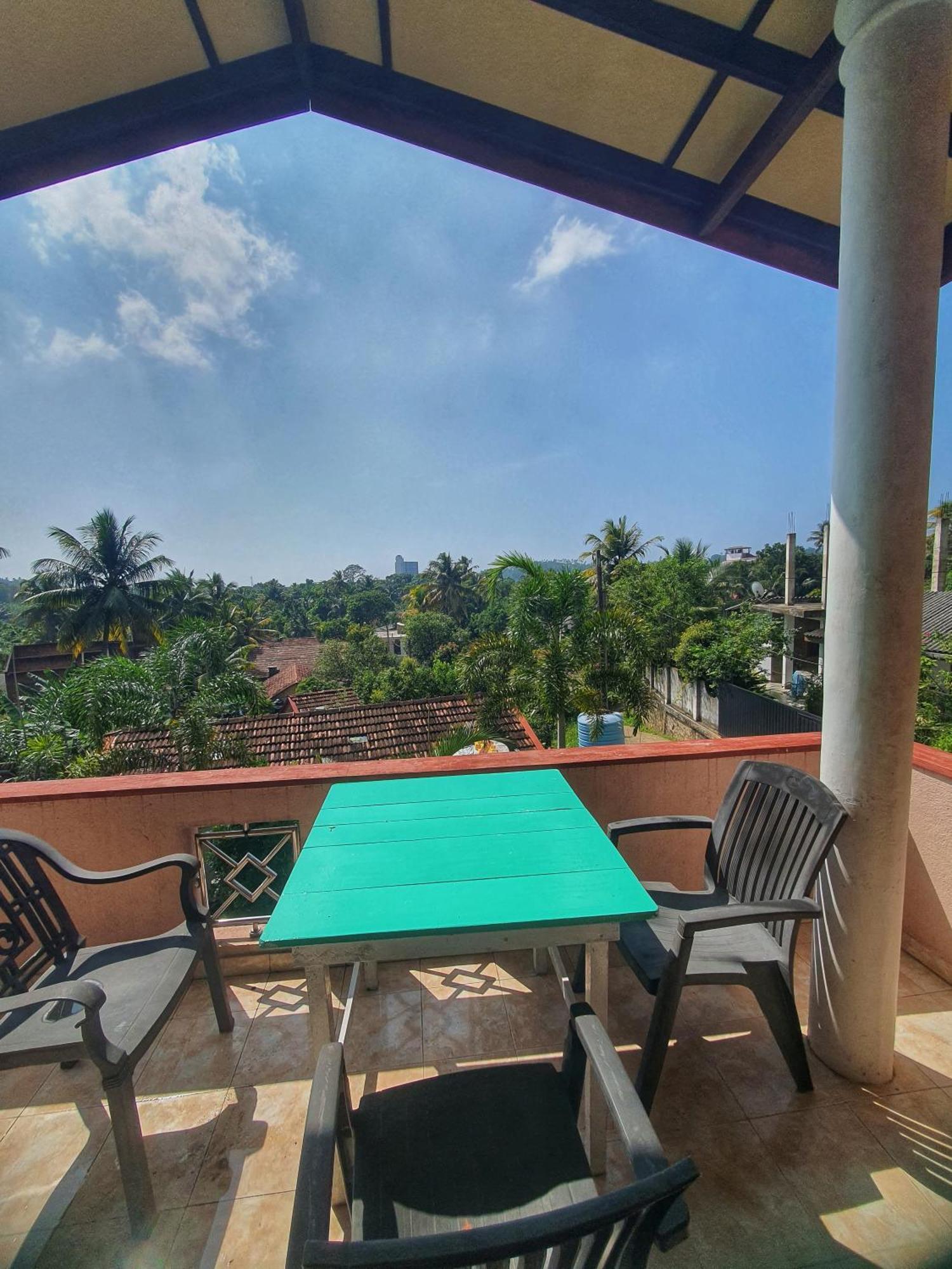 Hill House Guest Hotel Mirissa Exterior photo