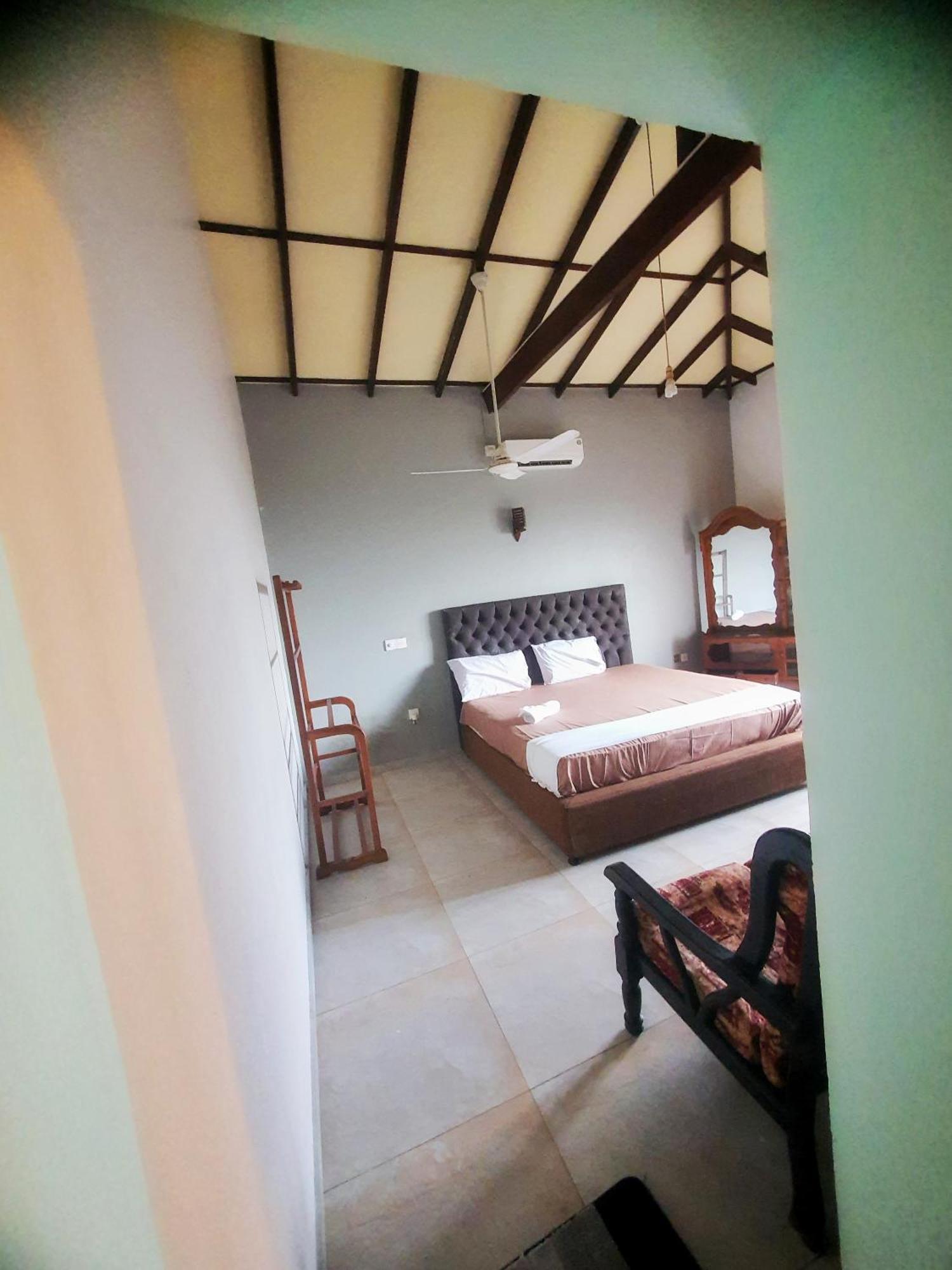 Hill House Guest Hotel Mirissa Exterior photo