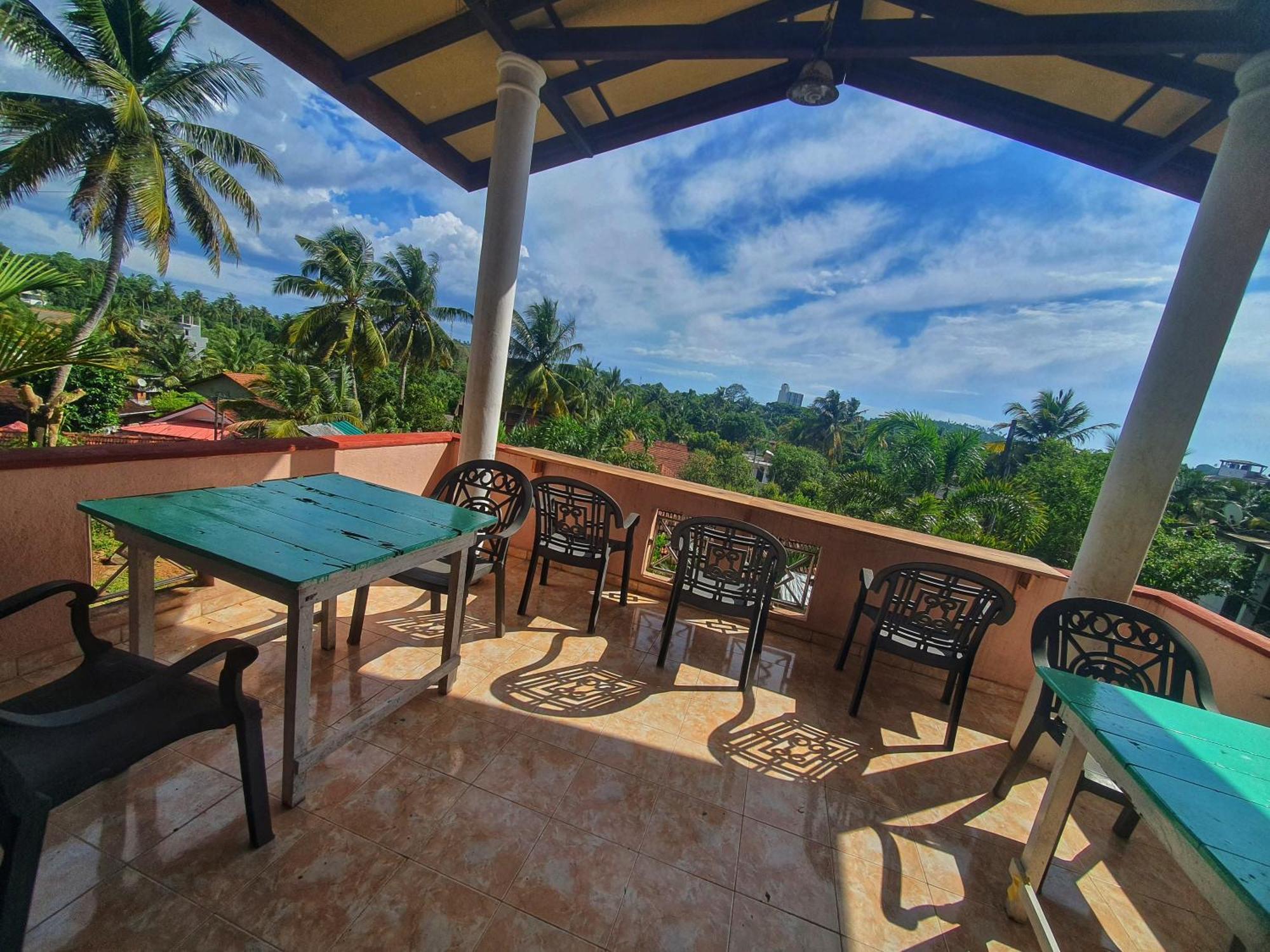 Hill House Guest Hotel Mirissa Exterior photo